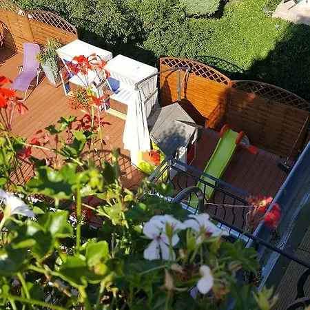 Weneda 住宿加早餐酒店 格丁尼亚